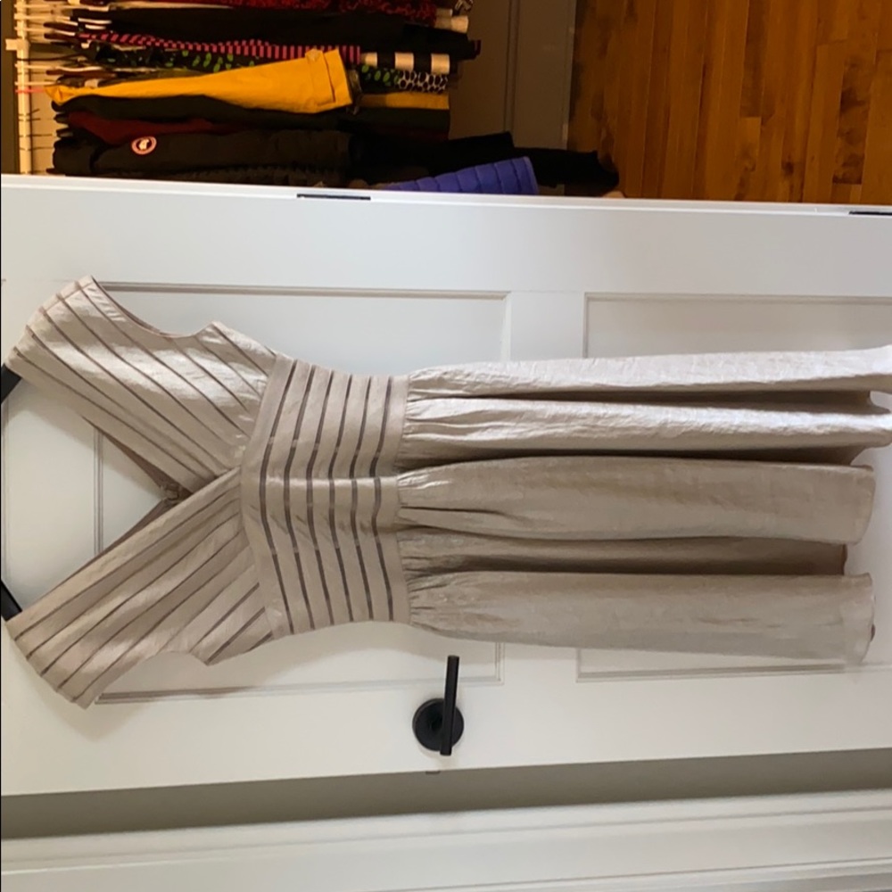 Shimmering v-neck dress
